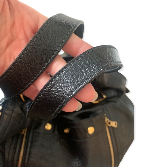 YSL Black Patent Leather Downtown Shoulder Tote Bag - Vintage Luxury - Picture 10 of 16